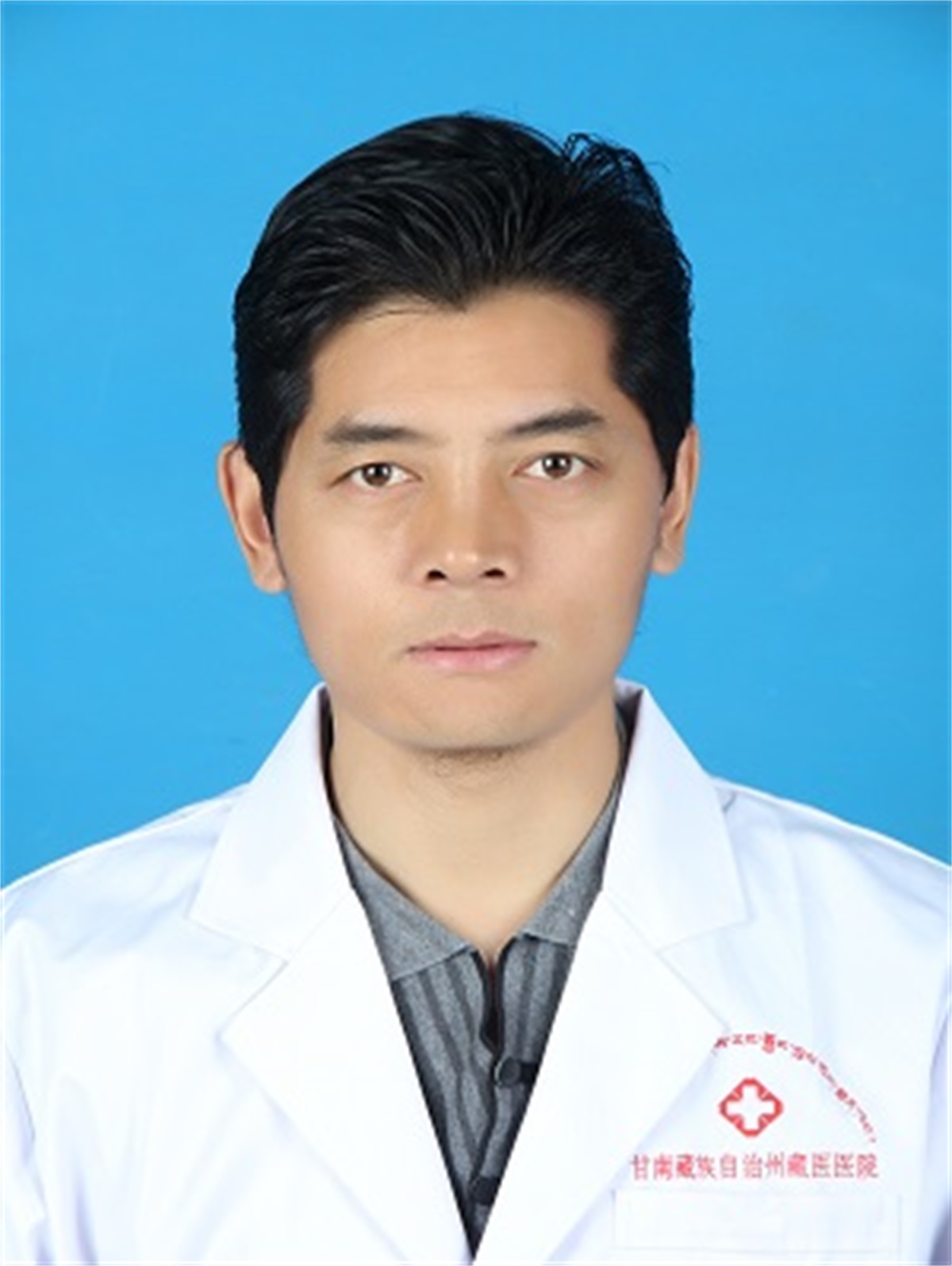 尕藏校郎